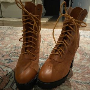 Yoki combat style boots NEVER WORN faux suede leather